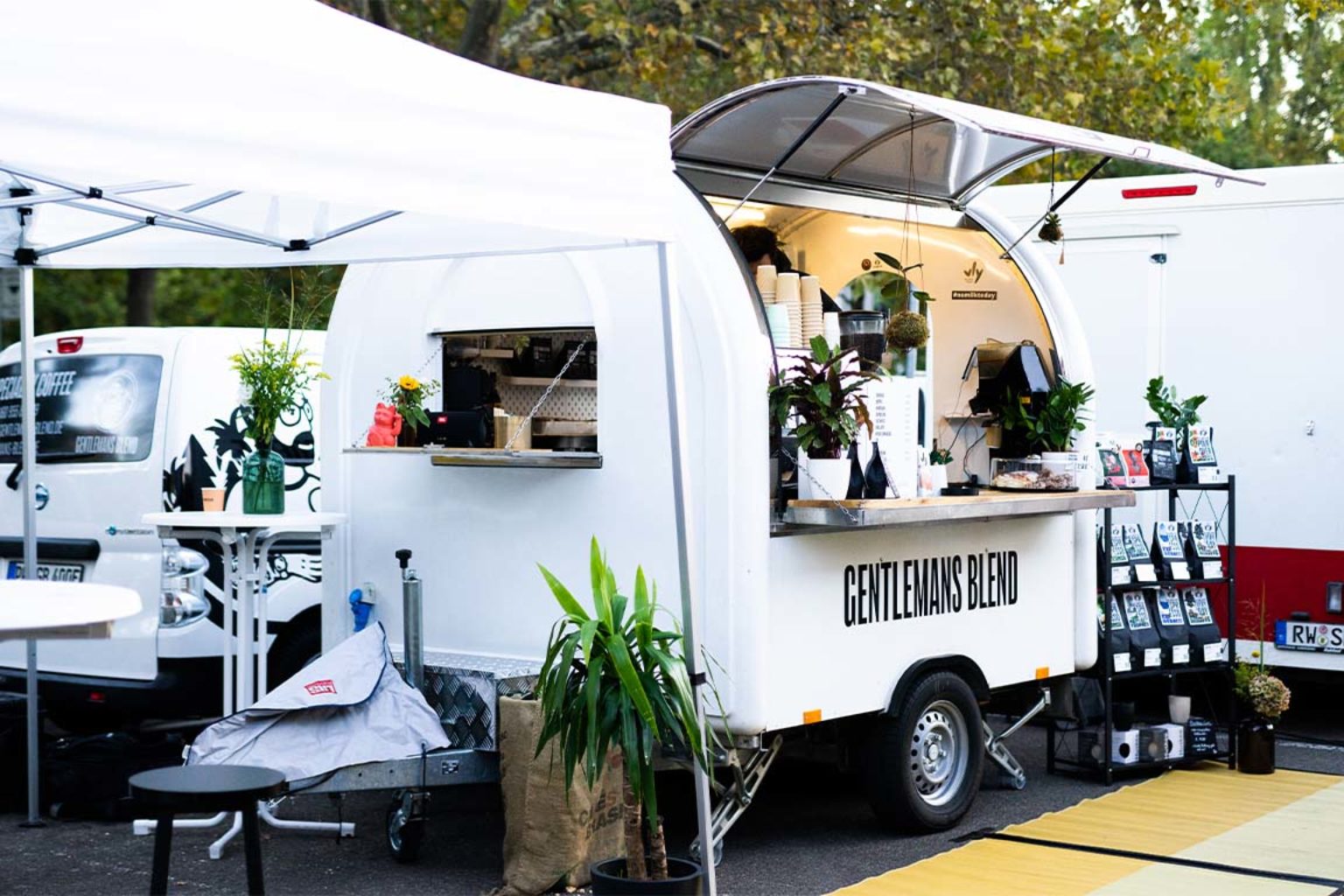 Mobile coffee bar | Lots of walk-in customers for your coffee-to-go