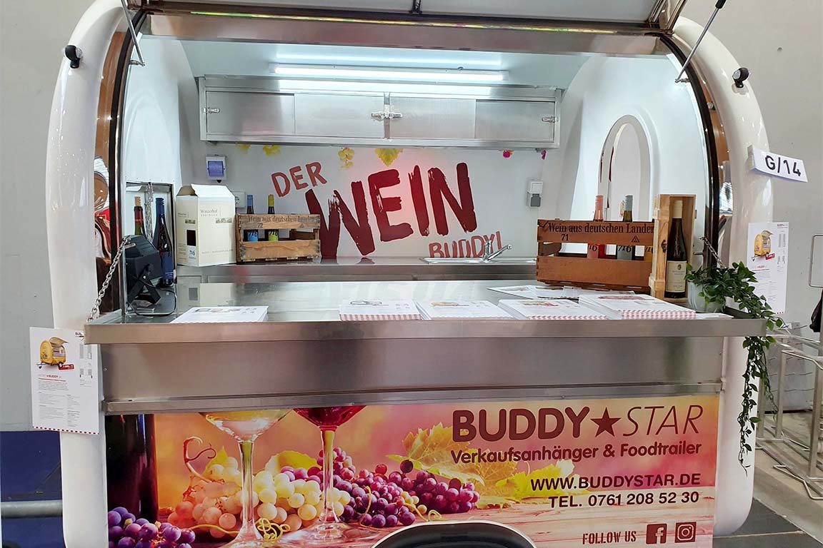 Mobile wine bar Wine sales trailer in retro look