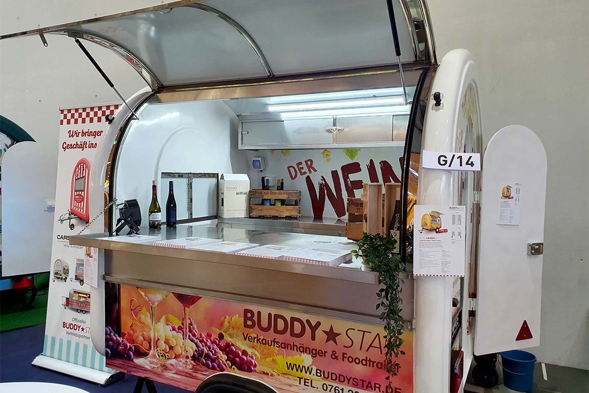 Mobile wine bar Wine sales trailer in retro look