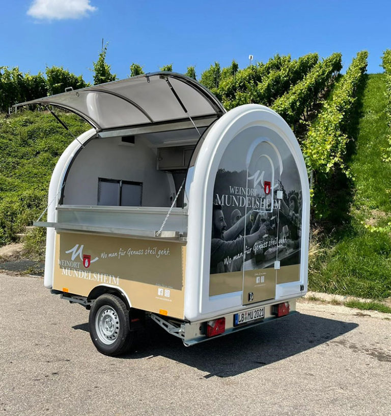 Mobile wine bar Wine sales trailer in retro look