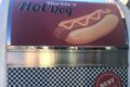 Hot Dog Stand mit aufregender Folierung geschlossene Klappe