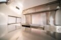 Arbeitsfläche im professionellen Foodtruck